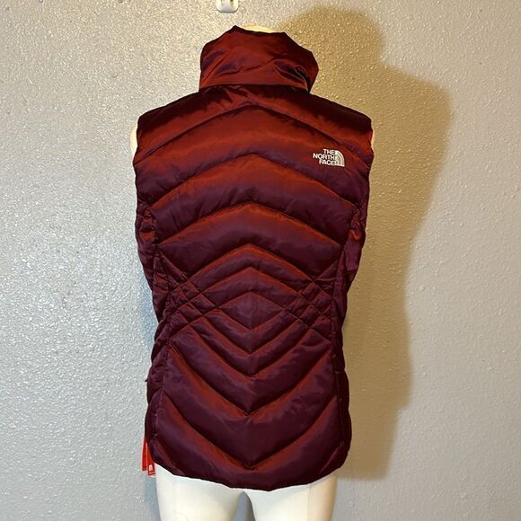 NEW The North Face 550 women’s goose down vest burgundy color size XS - Picture 6 of 13